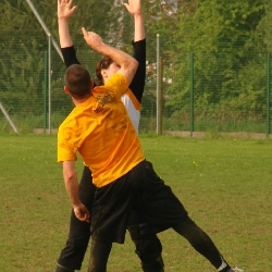 L'upside est parti... dans la face de l'adversaire.
