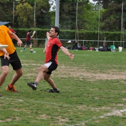 Mathieu s'applique pour effectuer son coup droit.