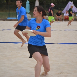 Nathalie analyse la situation avant de déclencher sa passe. : Valence 2012