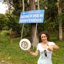 Lucidou s'apprete à voir les cascades de Misol-Ha (Mexique)